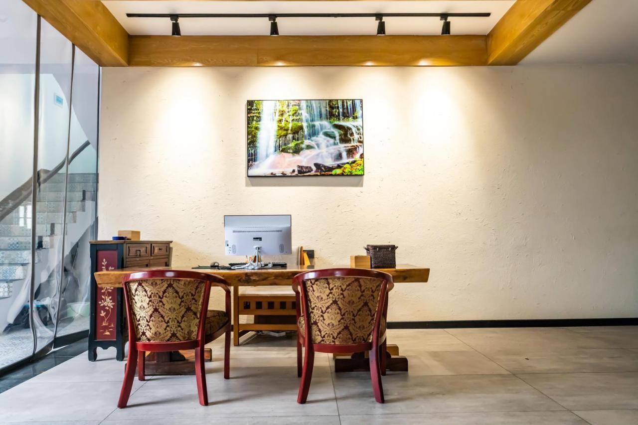 Blue Sea Hotel 다리 외부 사진
